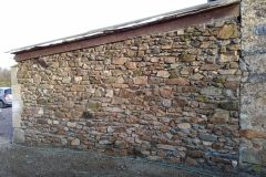 2-Habillage-d_un-mur-parpaing-en-pierre2-scaled